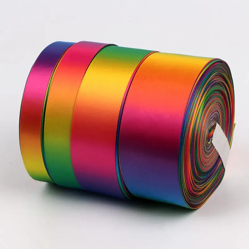 Лента ткани в складку с градиентом цвета. Репсовая лента радуга. Ленты градиент. Репсовая лента градиент 25 мм. 845 (1588 мн) лента репсовая 25мм.