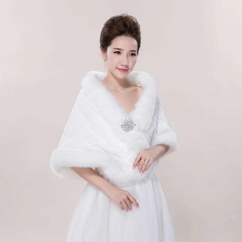 Plus Size Winter Wedding Shawl For Bride White Fax Fur Wedding Cape With Crystals Bridal Jackets Coats