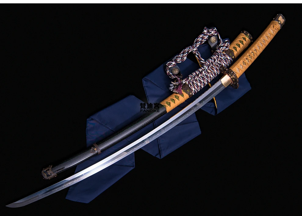 Handmade Clay Tempered T1095 Steel Japanese Sword Full Tang Handmade Folded Steel Blade Tachi Battle Ready Katana