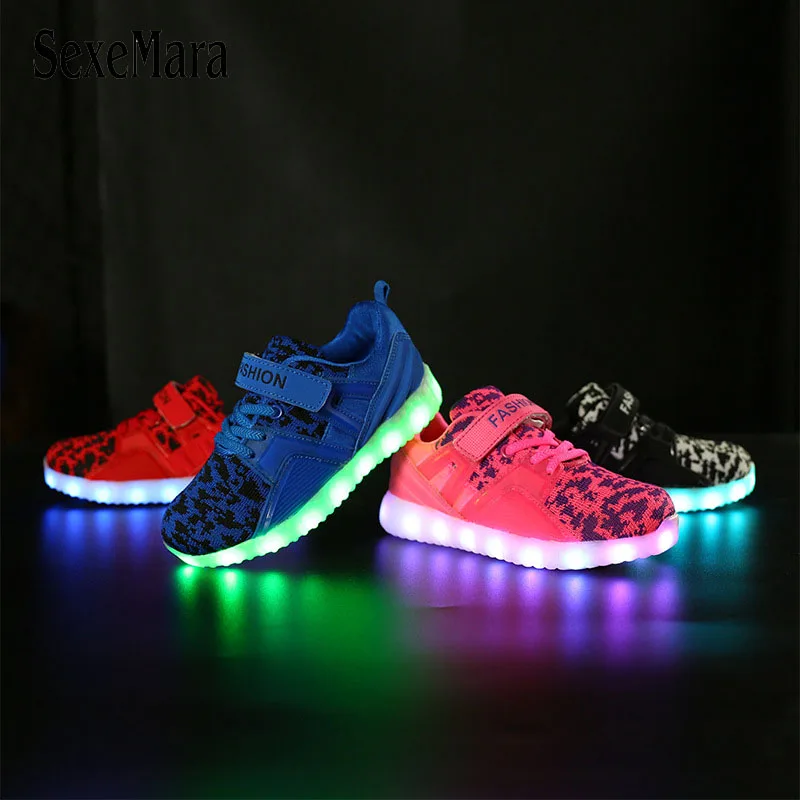 2018 New USB Illuminated Sport Shoes Luminous Sneakers Glowing Kids Shoes with Sole Led Lights Up Sneakers for Girls&boys B08111 2018 New USB Illuminated Sport Shoes Luminous Sneakers Glowing Kids Shoes with Sole Led Lights Up Sneakers for Girls&boys B08111