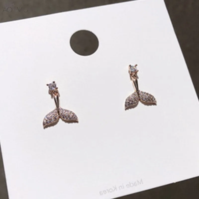 

AOMU Simple Temperament Rhinestone Crystal Golden Metal Irregular Fish Tail Stud Earrings for Women Girl Party Gift Brincos