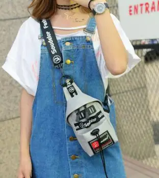 

New fashion chests shoulder women cross the Korean version of the trendy male waist pack