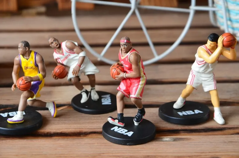 

mini 5-7cm Basketball star Yao Ming, Kobe Bryant, James Madison dolls star doll model doll ornaments figure 4pcs/set