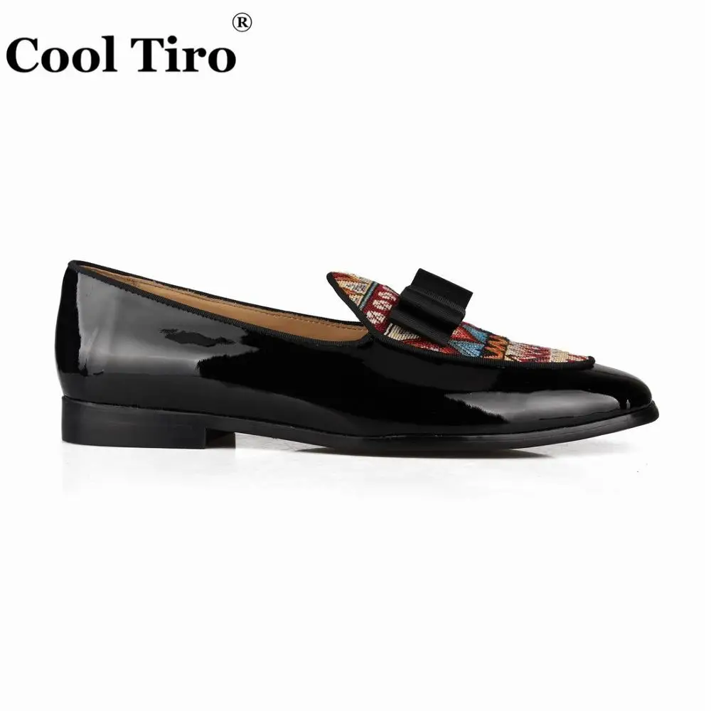 Cool TIRO/черный Лакированная кожа Лоферы для женщин Мужские Мокасины галстук-бабочка Шлёпанцы для женщин Свадебные модельные туфли Туфли без каблуков повседневная обувь в этническом стиле хлопок