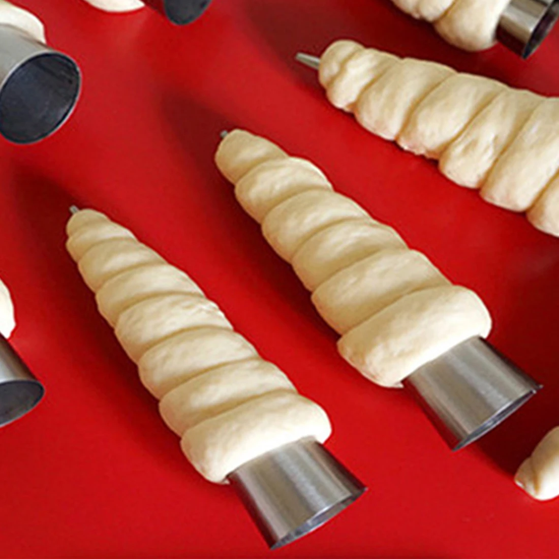 

Newest!5pcs/lot Baking Cones Stainless Steel Spiral Croissant Tubes Horn Bread Pastry Making Cake Mold Baking Supplies