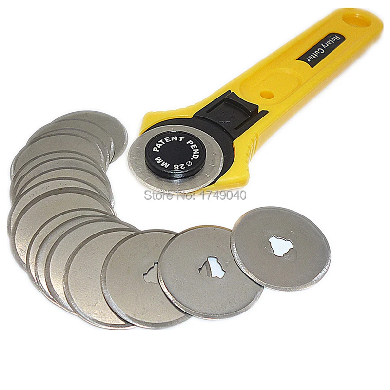 

28mm Rotary Cutter Quilters Sewing Quilting Fabric Cutting Craft Manual Tool with 20pcs 28mm Refill Replacement Blades Set