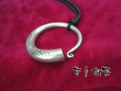 

Handmade Miao silver personality necklace sweater chain pendant carved hook