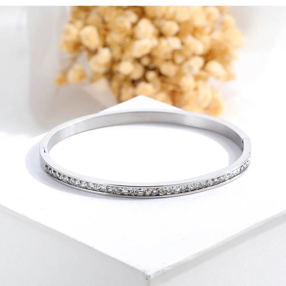 Cubic Zirconia Detail