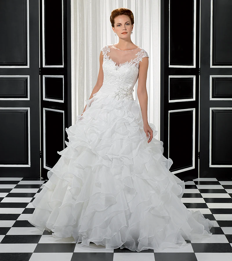 

2015 Attractive Scoop Neck Organza Cap Sleeve Long Wedding Ball Gowns High Quality Tiered Lace Ball Gown Wedding Dress F1893