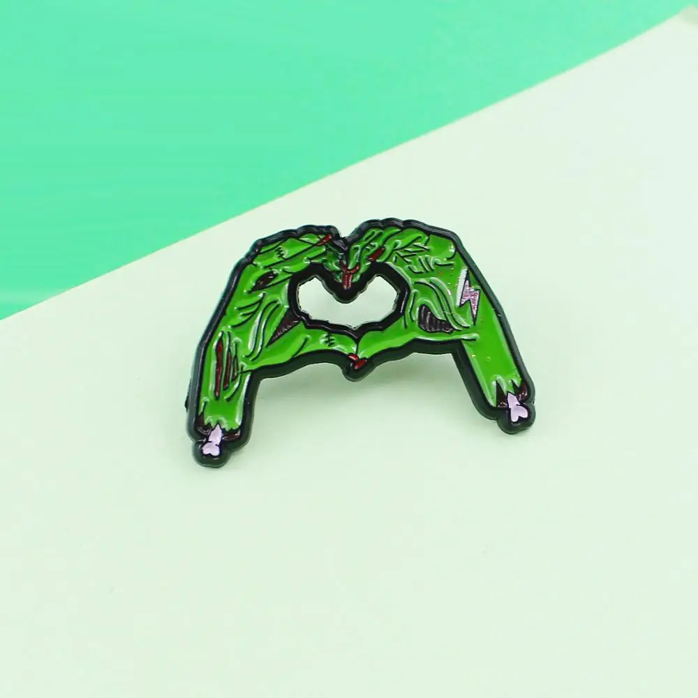 

Gothic Pins Green Devil Zombie Hands Heart Shape Bone with Love Enamel Pin Leather Lapel Badge Couple Halloween Gift