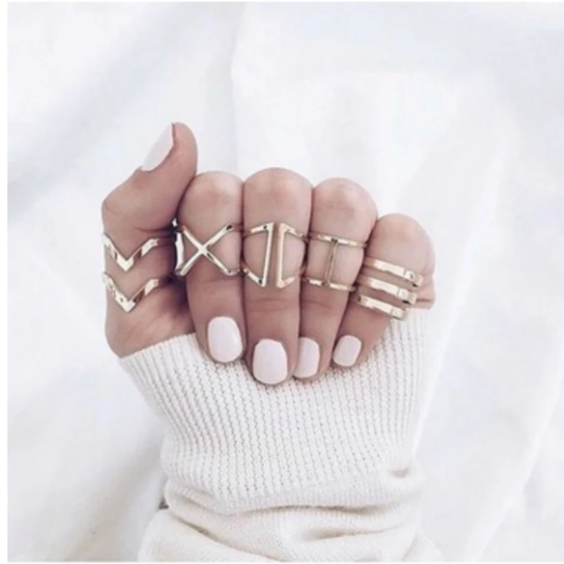 

2018 New Fashion Vintage Gold Geometry "v" Shape Hollow Ring Sets Girl Punk Engagement Rings For Women Gold Ring