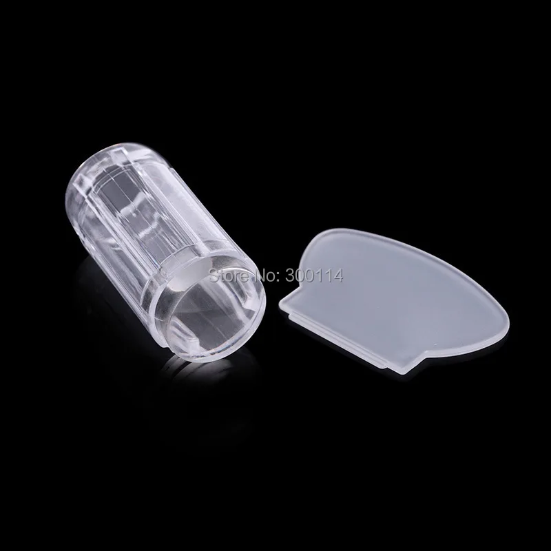 Рисунок 3 - маникюрный штамп из силикона для ногтей со скребком