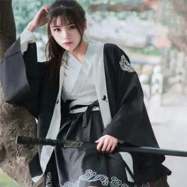 2018 Japanese Bushido Women Dress 2 Pieces Coat and Dress Long Large Sleeve Cuff Japanese Girl Robe Crane Print White and Black Women's Sets