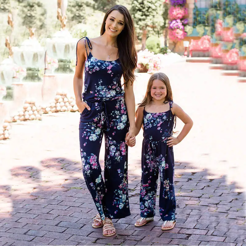 

Mom Daughter Europe Summer Clothes Mom And Me Deep V Straps Jumpsuit Parent-Child Mother Daughter Dress Family Matching C0401