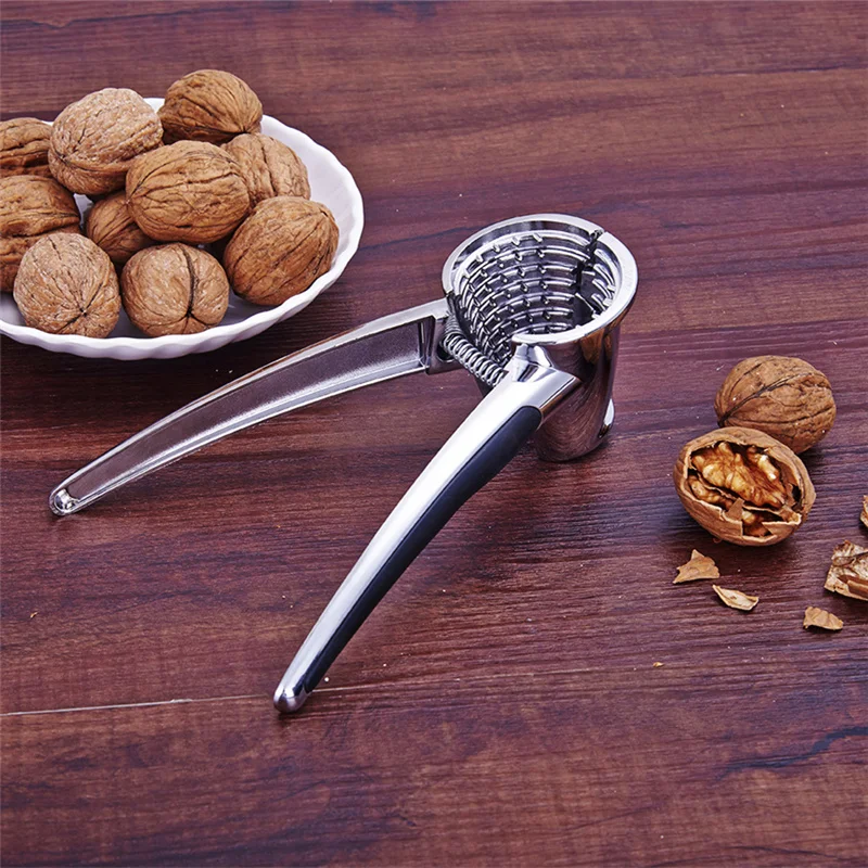 Колет грецкие орехи. Орех грецкий. Колет грецкие орехи. Для чистки грецких орехов. Сердцевина грецкого ореха.