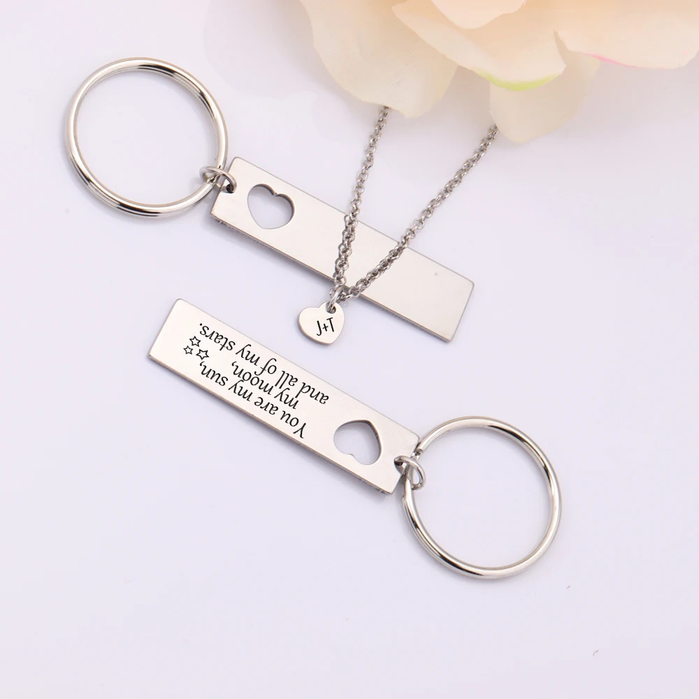 

Initial letters Customized Keychain & Necklace For Lover Long Distance Couple Creative Pendant Jewelry Charm Heart Shape Gift