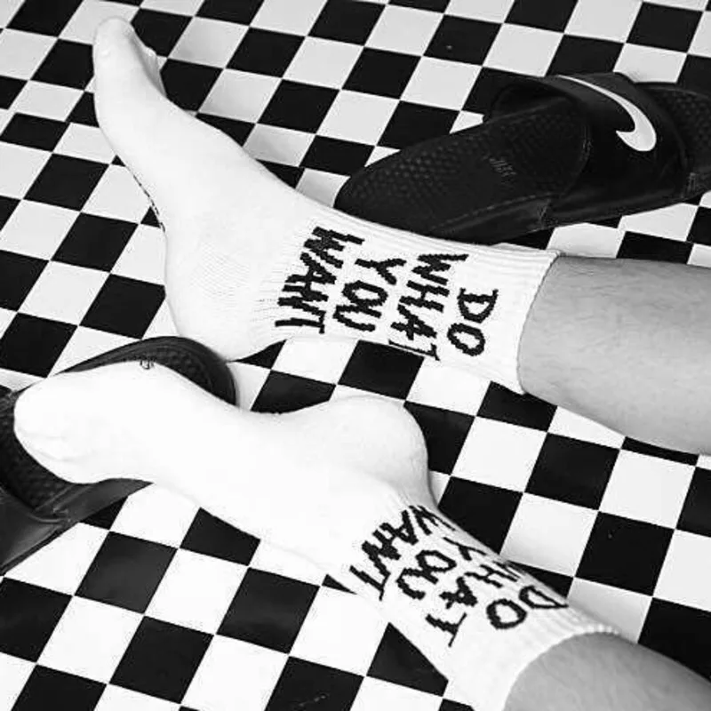 Funny Letter Korea Halajuku Hip hop Street Skateboard Socks men Women High Quality Black white casual Cotton Short Socks Win