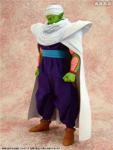 かっこよく仁王立ちするピッコロ大魔王2