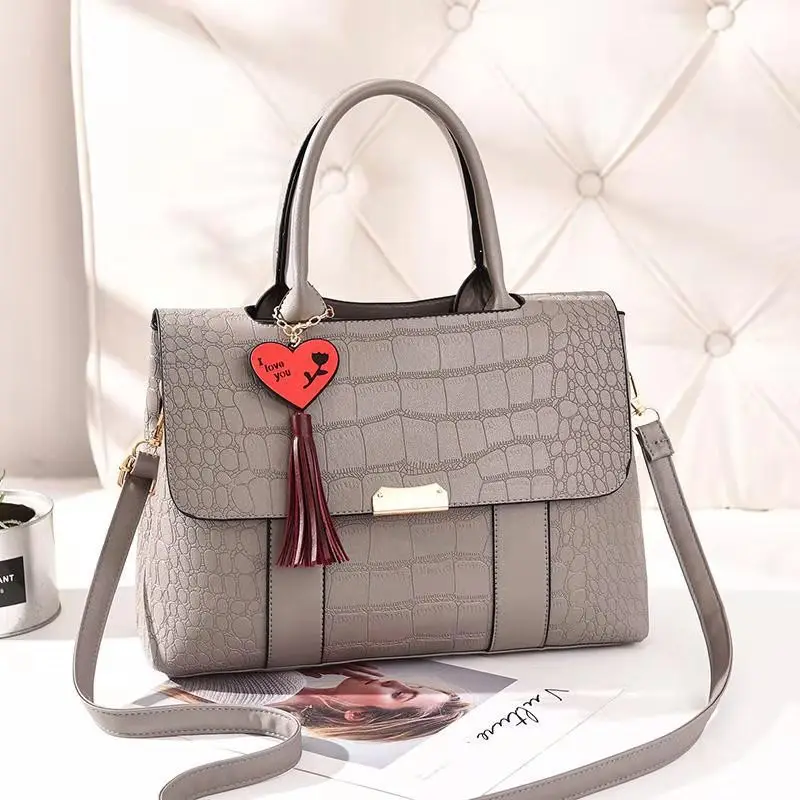 

2019 summer new women's bag big bag large capacity fresh and simple handbag shoulder Messenger bag