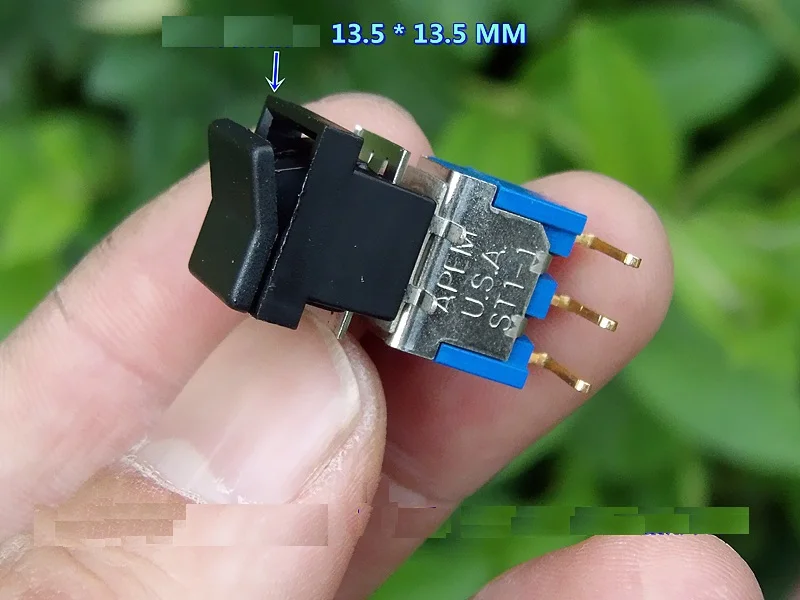 

10PCS/lot APEM 2-Position 3-Pin Gold-Plated Touch-Top Miniature Ship-Type Pull Switch