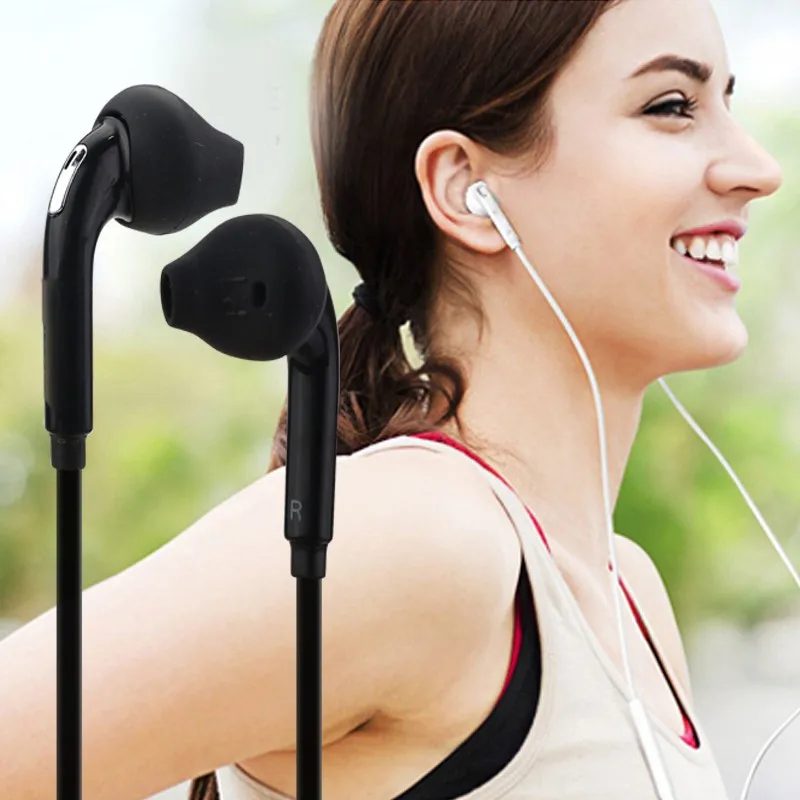 Спортивные наушники с микрофоном. Наушники stereo Earphones. Беспроводные наушники фон. Наушники для бега и спорта. Проводные наушники в ушах.