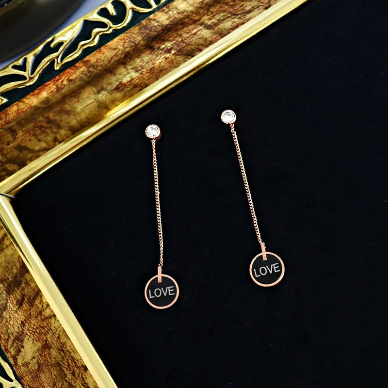 

YUN RUO 2018 Fashion LOVE Letters Zircon Stud Earring Woman Rose Gold Color Titanium Steel Jewelry Girl Birthday Gift Not Fade