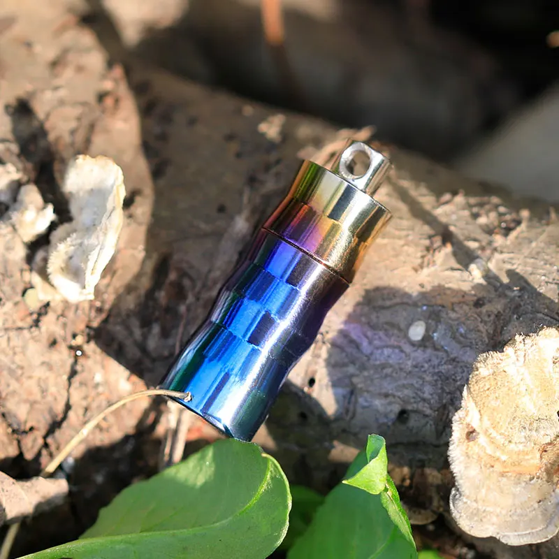 Ti artisan outdoor titanium alloy mini waterproof pill seal warehouse perfume sealed warehouse, can be hung around the neck