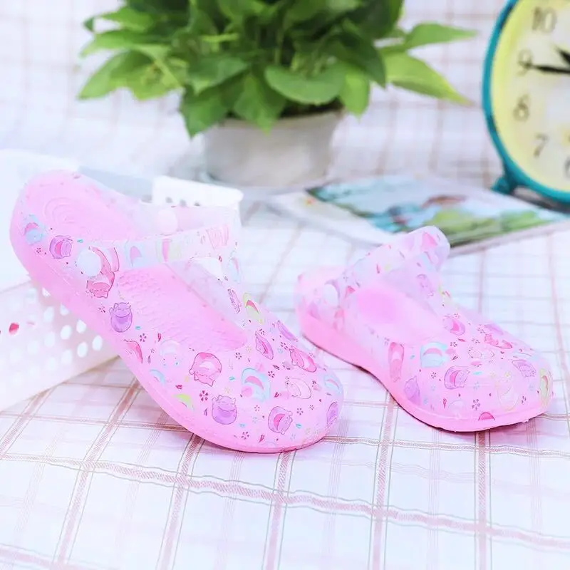 

Closed Toe Sandals Women Sandals Floral Flat Cut Out Jelly Shoes New Mary Jane Chunky Sole T-Strap Printing Beach Sandals
