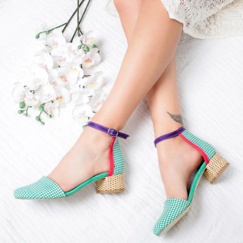 Aisputent/Новинка года; женские модные сандалии; Летняя обувь с круглым носком; повседневная обувь в римском стиле с пряжкой; Разноцветные босоножки в римском стиле на низком каблуке