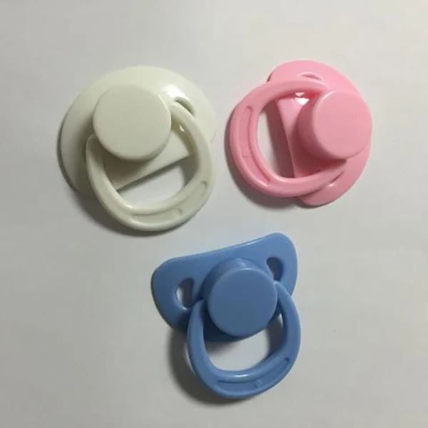 

20 pcs/lot Fashion Trend Soft Silica Princess Dolls with Various Colors of Pacifiers Dolls with magnet nozzles