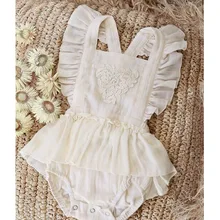 Белая Кружевная летняя одежда без рукавов для маленьких девочек боди для новорожденных, одежда для маленьких девочек, комбинезоны Menina для детей возрастом от 6 до 24 месяцев