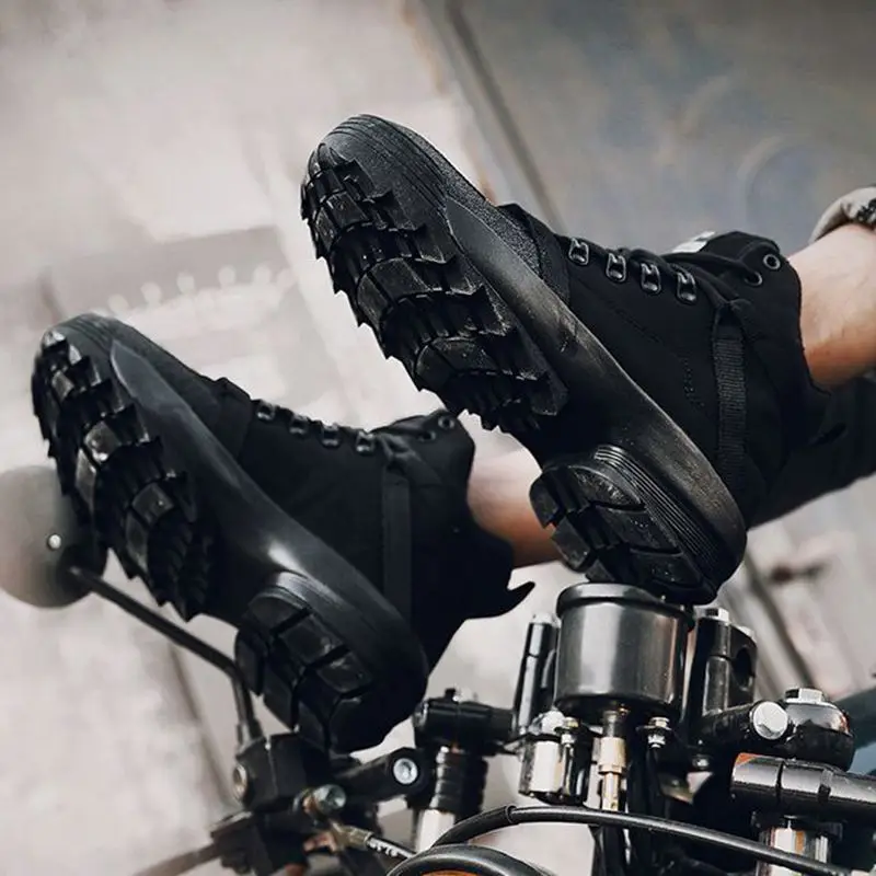 

Thick bottom men's boots casual Martin boots high help plus velvet snow boots large size Men's shoes Wild tooling military boots