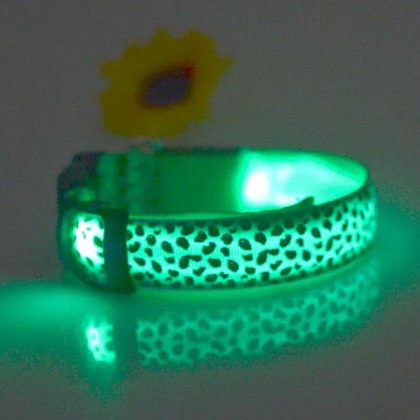 

Dog Pet Night LED Safety Collar Light Up Leopard Nylon LED Collars