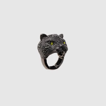 

Amorita boutique Beautiful black lion head ring