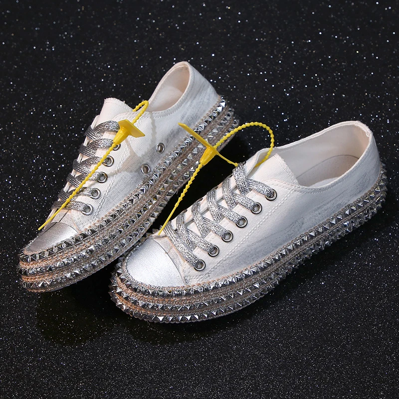 

2019 Latest Spring Autumn Metal Rivets Retro Lace Up Women Canvas Shoes High Quality Med Heels Vulcanized Shoes Zapatillas Mujer