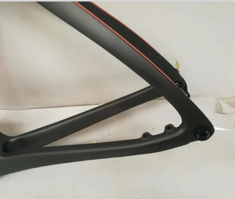 

Thru axle front 100*12mm rear 142*12mm carbon road disc brakes T1100 carbon disc frame bottom bracket BSA/BB30 custom coating
