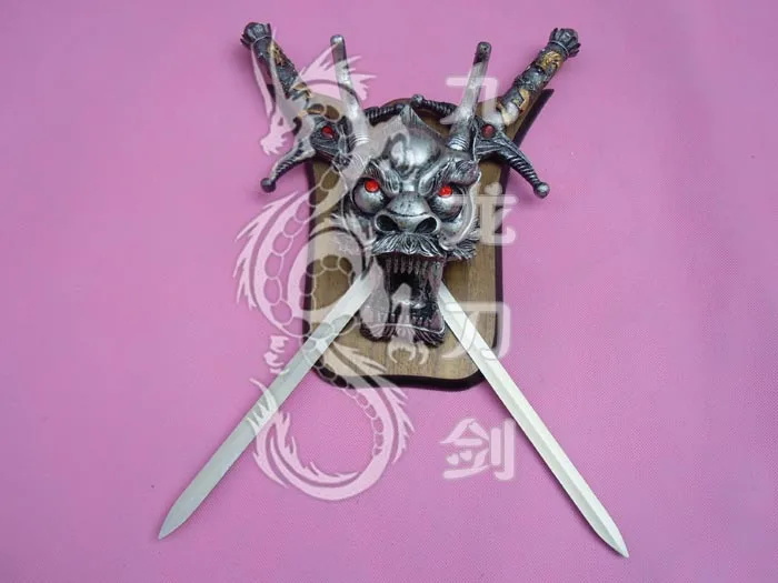 S3005 KING OF DRAGON DOUBLE CRUSADER SWORDS W/ RED EYE HORN DRAGON PLAQUE 22.1