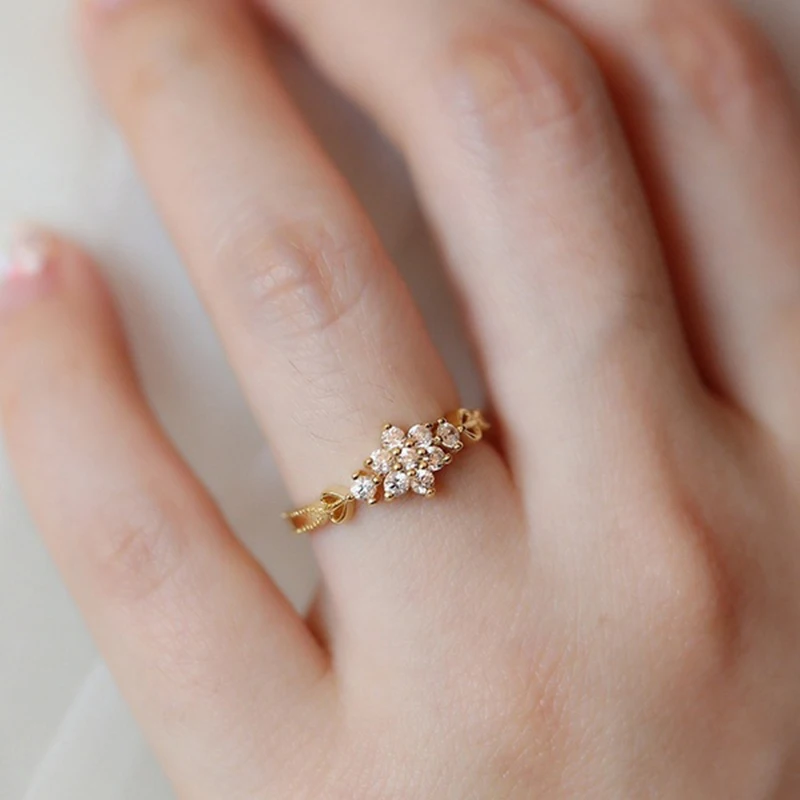 

Dainty Snowflake Crystal Rings For Women Open Adjustable Wedding Engagement Band Rings Copper Fashion Jewelry Gift Bijoux