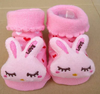 Хлопковые носки-куклы для новорожденных милые Нескользящие носки для малышей обувь для младенцев Детские носки для первых шагов повседневные носок с игрушкой - Цвет: 2