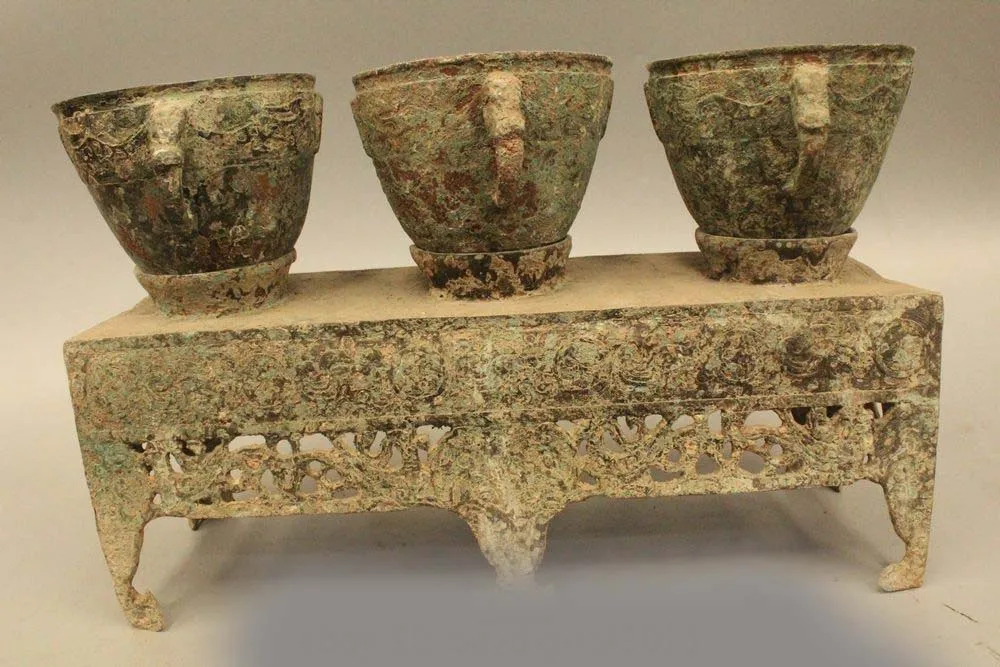 

9" Old China Chinese Dynasty Palace Bronze Three Oxhorn Cann Wine Cup DSD66