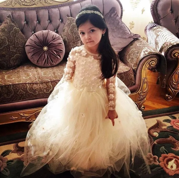 

New Coming Flower Girl Dress For Wedding White Tulle Pageant Gown with 3D Floral Appliques Full Sleeves Vestidos De Fiesta Longo