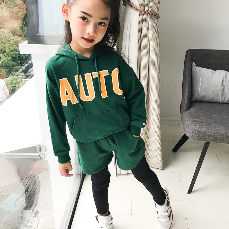 

Girls hooded sweater suit 2018 autumn new girls hooded skirt pant two sets of fashion tide