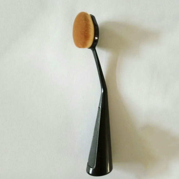 oval makeup brush
