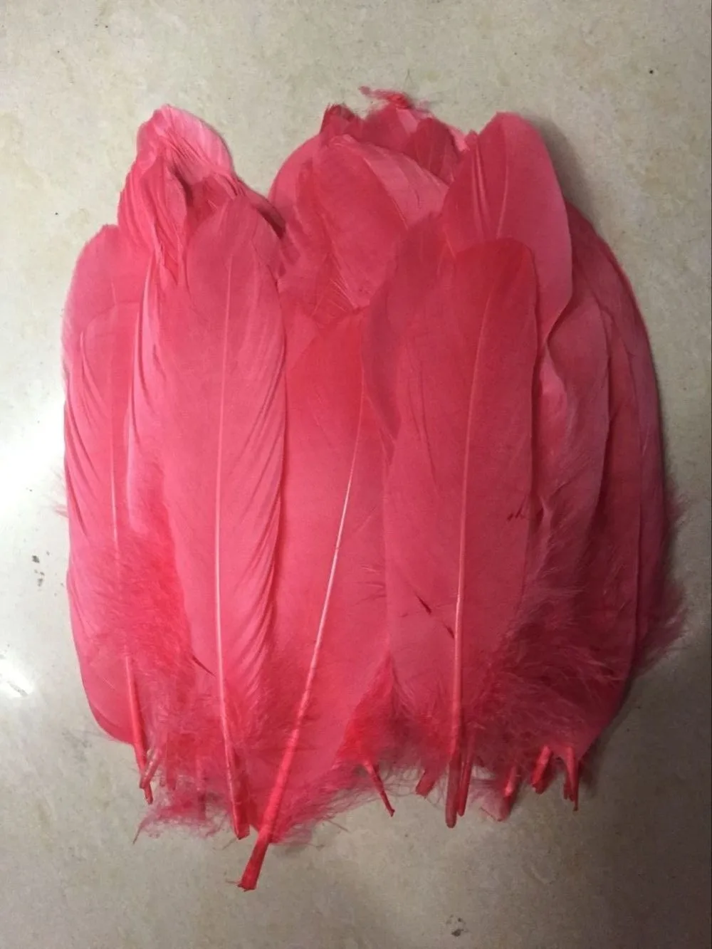 

6-8inch 200pcs /15-20cm beautiful feather dye bleaching watermelon red loose feather mask, flowers, clothing decorative buckle