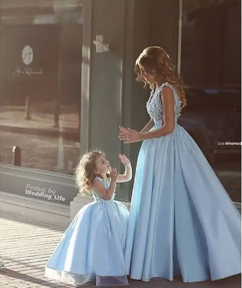 2017 Newest Design Family Matching Wedding Dress for Mother Daughter Dresses Clothes Mum Mom and Daughter Dress Princess Party