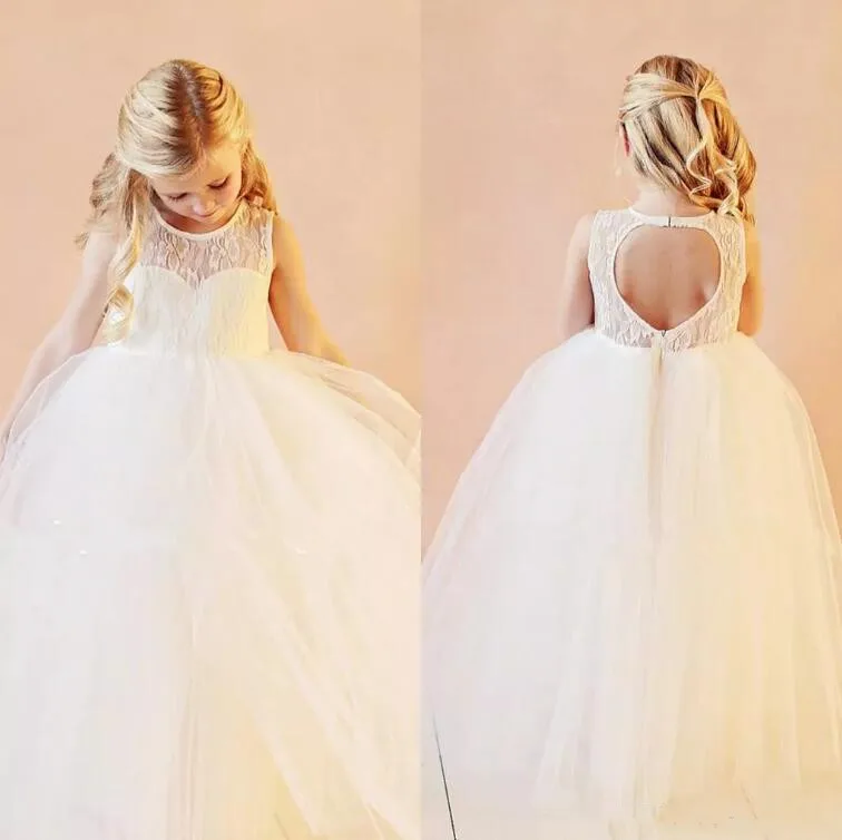 Nieuwste Bloem Meisje Jurk voor Bruiloft Floor Lengte Lace Wit Organza Prinses Jurk Custom Made Eerste Communie Gown Open Back Nieuwste Bloem Meisje Jurk voor Bruiloft Floor Lengte Lace Wit Organza Prinses Jurk Custom Made Eerste Communie Gown Open Back