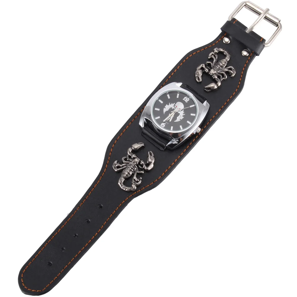 

Women Men Punk Style Quartz Wrist Watch with Skull Pattern Dial Scorpion Rivet Strap Cool Watches LXH