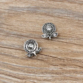 

New Arrived Rhinestone Core decoration alloy Antique Silver Tone Cartoon Hollow Flower Shape Charms diy earring/bracelet pendant