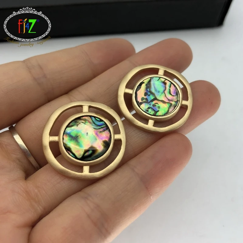 

F.J4Z New Nature Seashell Stud Earrings Designer Hollow Geo Earrings Studs for party Jewelry Accessories Bijoux