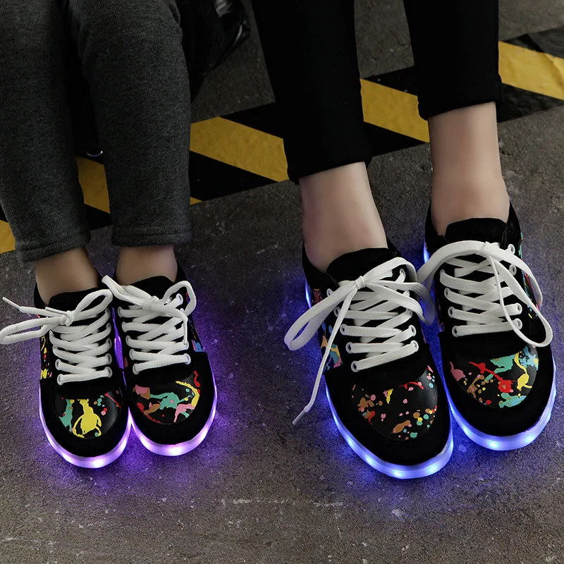 KRIATIV/размеры 27-44; детская обувь для девочек и мальчиков; обувь с подсветкой; Светящиеся кроссовки; детский светильник; теннисные тапочки с подсветкой; подзарядка через USB